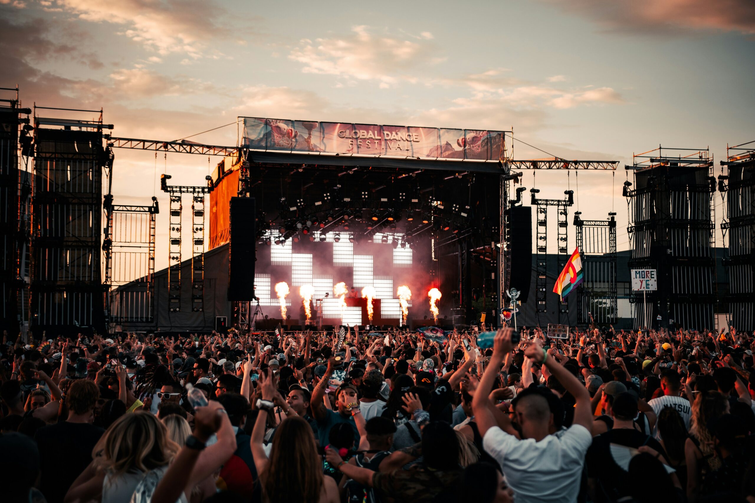 När Startade Musikfestivalen? En Djupdykning i Historien